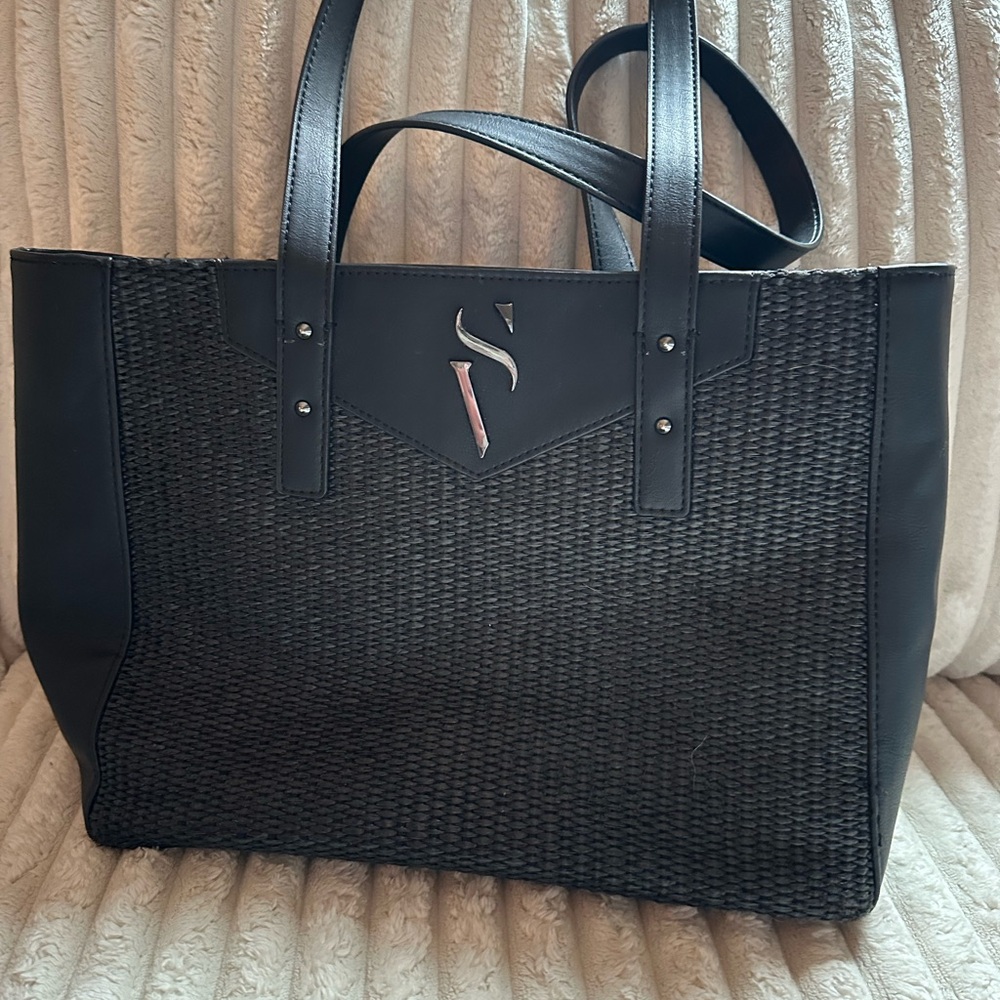 Simply Vera by Vera wang black shoulder bag